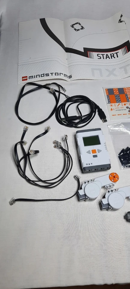 LEGO MINDSTORMS 8527: Mindstorms NXT - Incomplete  - Image 2 of 4