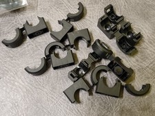 10 x Newlec 20mm Round PVC Conduit Hinged Fixing Clip, Saddle - Black NLNY20CCB