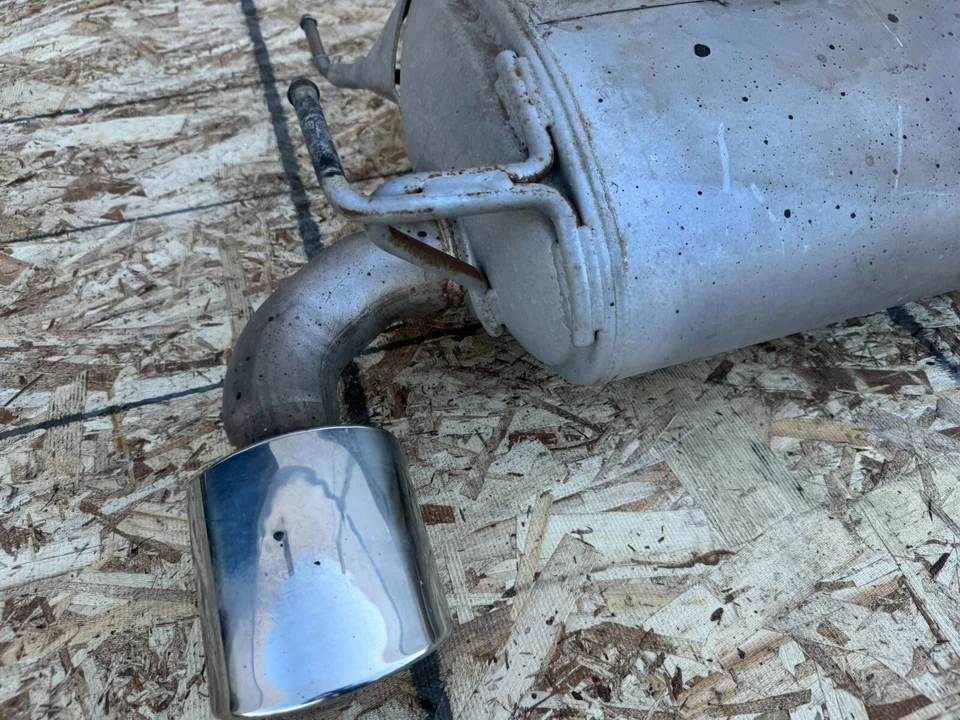 NISSAN 370Z 2009-2021 OEM REAR MUFFLER EXHAUST WITH TIPS ASSEMBLY 3.7L V6 - Image 3 of 4