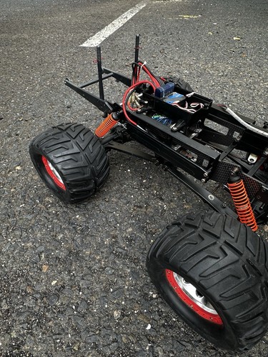 Kyosho Twin Force Monster Truck - Picture 5 of 8