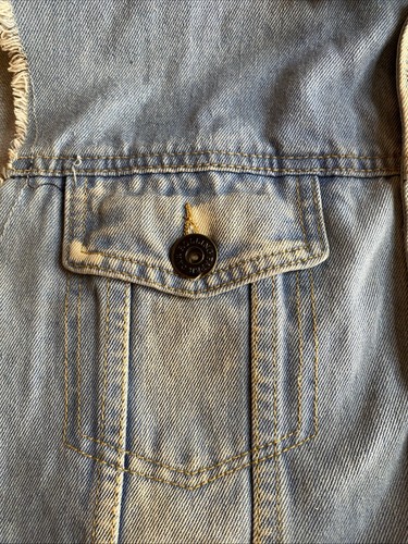 Chaleco de mezclilla azul sin mangas con bolsillo rasgado desgastado de papel de liar chaqueta pequeña - Imagen 7 de 15
