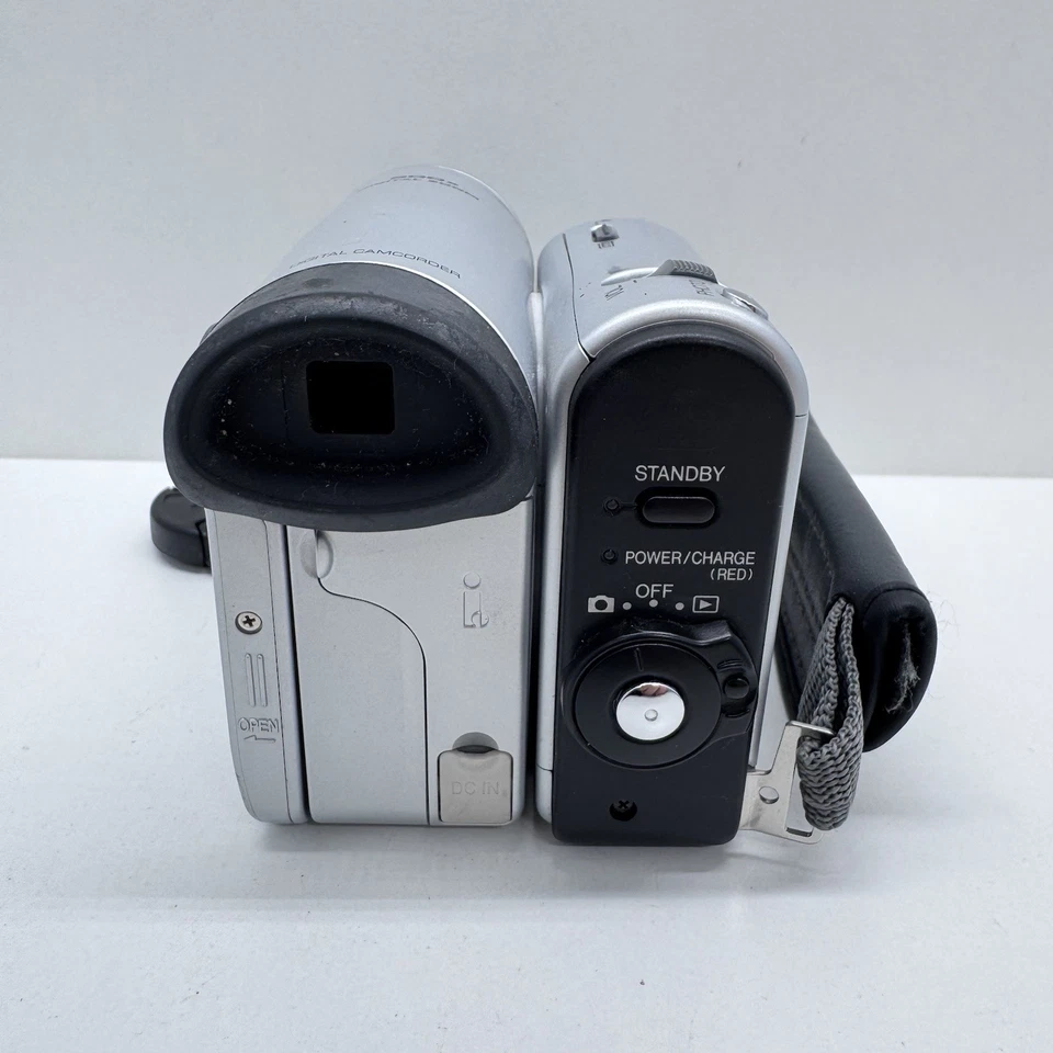 Sharp Viewcam VL-Z1 Mini DV Camcorder **For PARTS/REPAIR Read Description** - Image 3 of 4