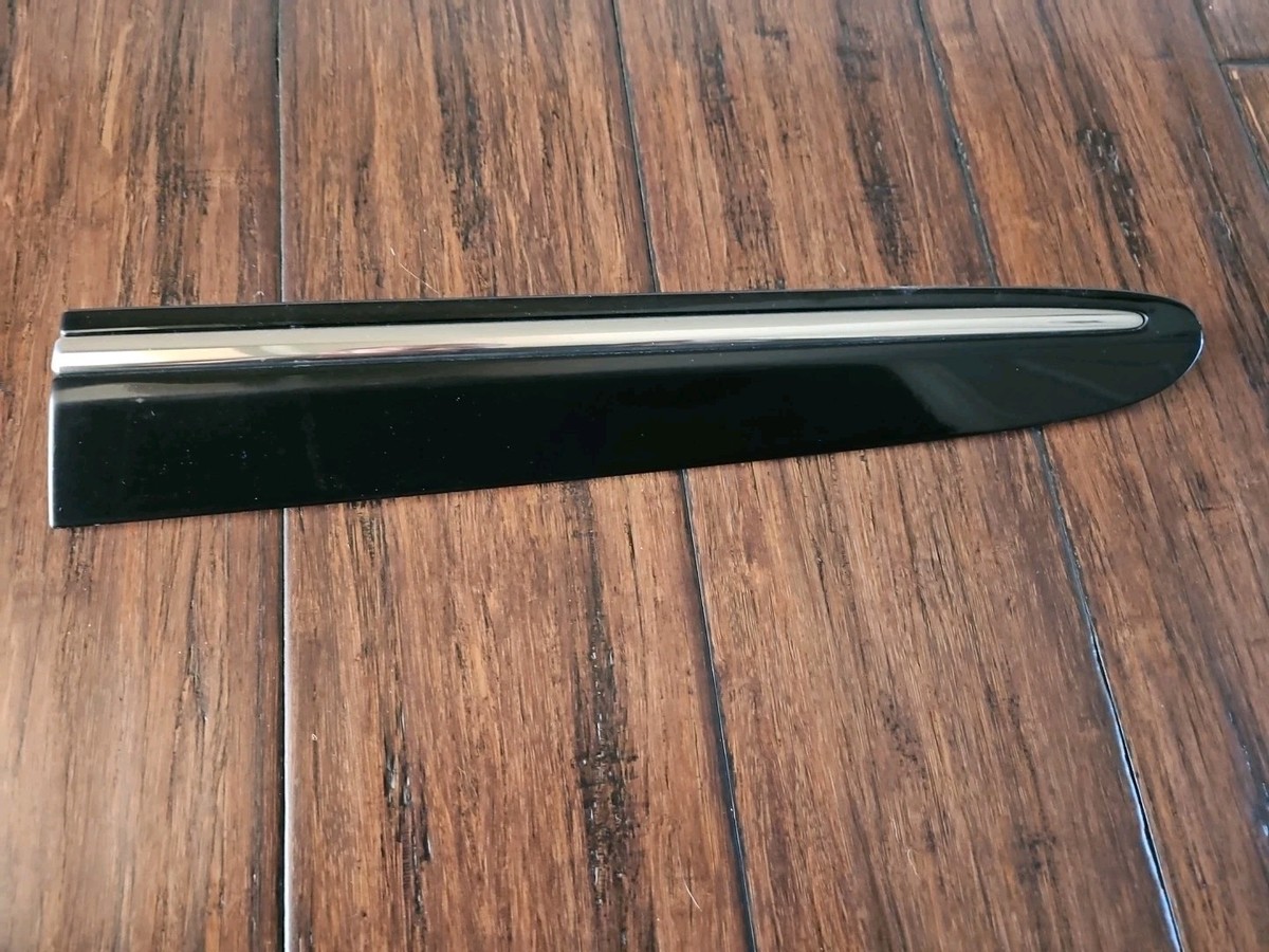 Mercedes Benz W209 CLK350 Rear Left QuarterSide Molding Trim Black