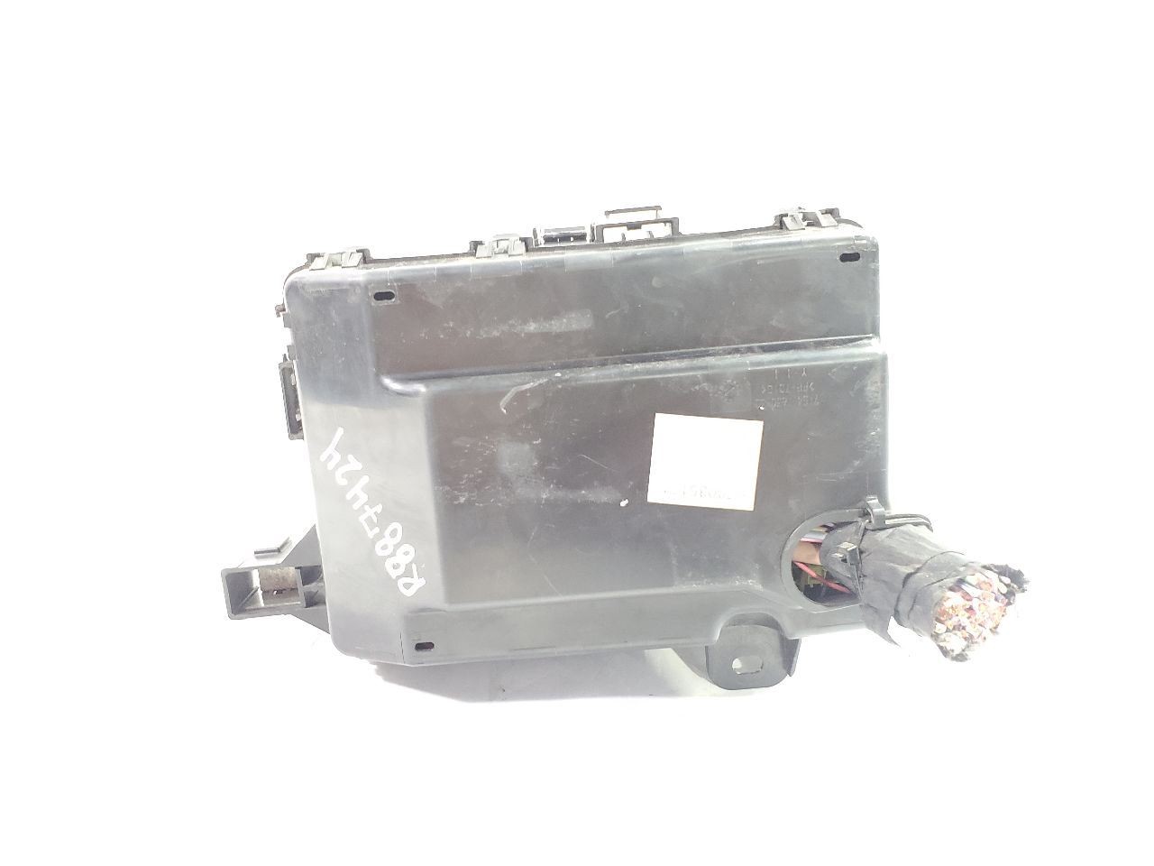 2017 Maserati Levante OEM Fuse Box 670035174