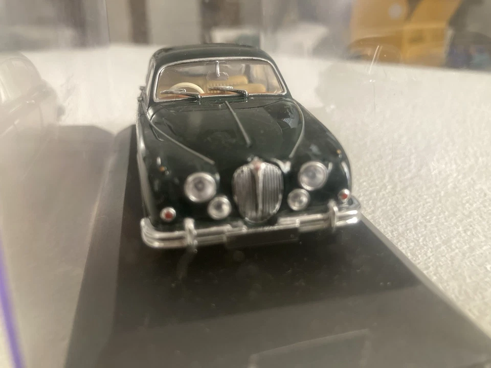 Minichamps Scala 1:43 - Jaguar Mk II 1959 - Verde - Immagine 2 di 3