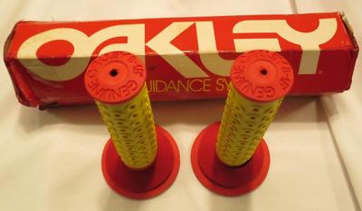 OAKLEY B-1Bグリップ オールドスクールBMX NEW OAKLEY GRIPS OG 80'S B1B RED W YELLOW + CRUD PLUGS W RED