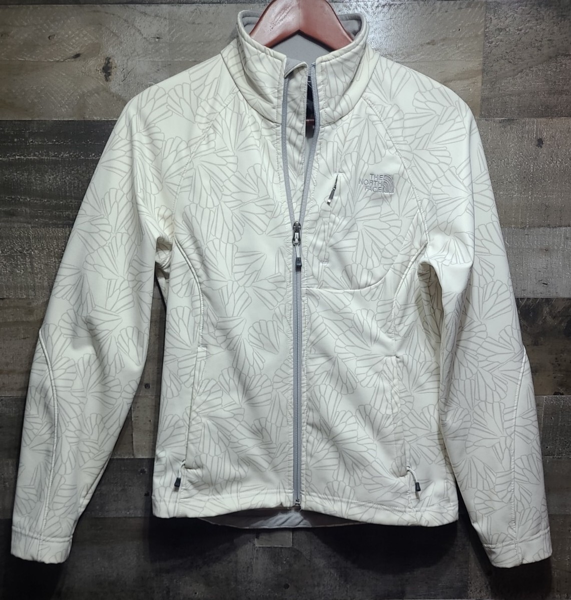 THE NORTH FACE Women’s Softshell Bionic White Pat… - image 3