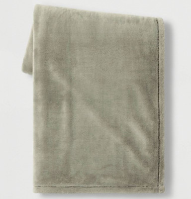 NEW Threshold Oversized 50'' x 70'' Primalush Throw Blanket Dried Sage