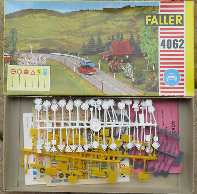 Faller AMS  4062 -- Verkehrszeichen-Set in OVP, 60er Jahre Spielzeug (RPS386)