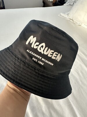NEW Alexander mcqueen graffiti bucket hat 726538 4405Q BLACK