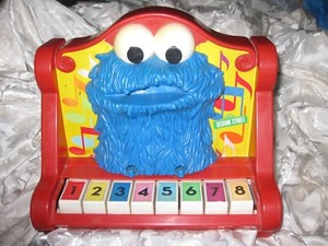 cookie monster plastic toy
