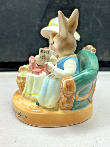 Vintage Avon “Which Shade Do You Prefer?” Precious Moments Collection - A8 - Picture 2 of 7