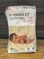 The Honest Company Gentle Diapers Size Newborn 32 ct Giraffe Lil Peanut