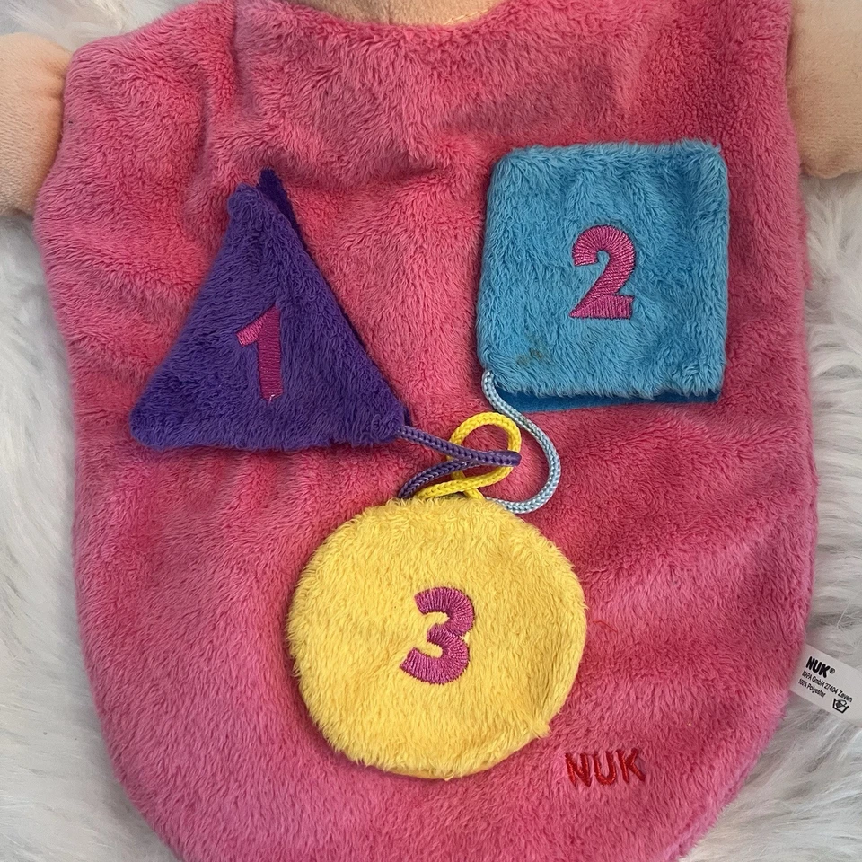 De Colección Nuk Bebé Juguete Peluche Rayas Sombrero Formas Números Rosa Bolsa Jugar Difícil de Encontrar Foto 2 de 4