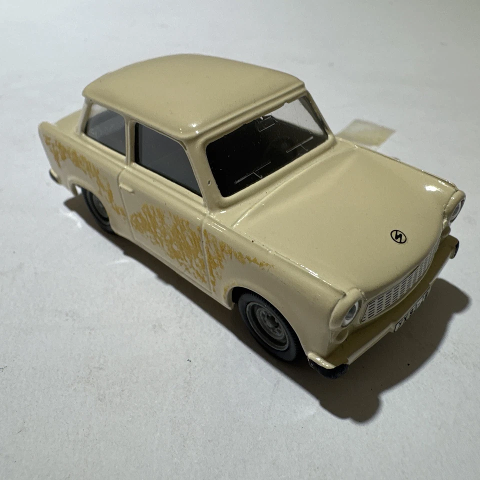 Vitesse Trabant Der Trabi 1:43 Diecast Model 06400 Cream Beige East German Car - Image 2 of 4