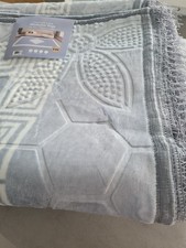 Large Rug Silver/Light blue colour 160cm x 230cm (5ft 3inch x 7ft.7inch)  New