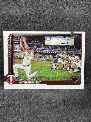 2025 Topps Series 1 #81 ''Say Cheese'' Minnesota Twins Team Card NM