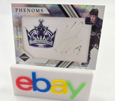 2010-11 Limited Phenoms /299 Kyle Clifford #220 Auto