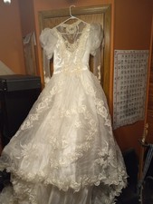 Vintage Ornate Wedding Dress W Train Lace Satin Beaded Ruffeled White Buttons