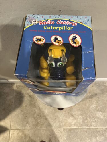 Radio Control Caterpillar Remote Lights & Sounds New in Slightly Damaged Box - Picture 5 of 7