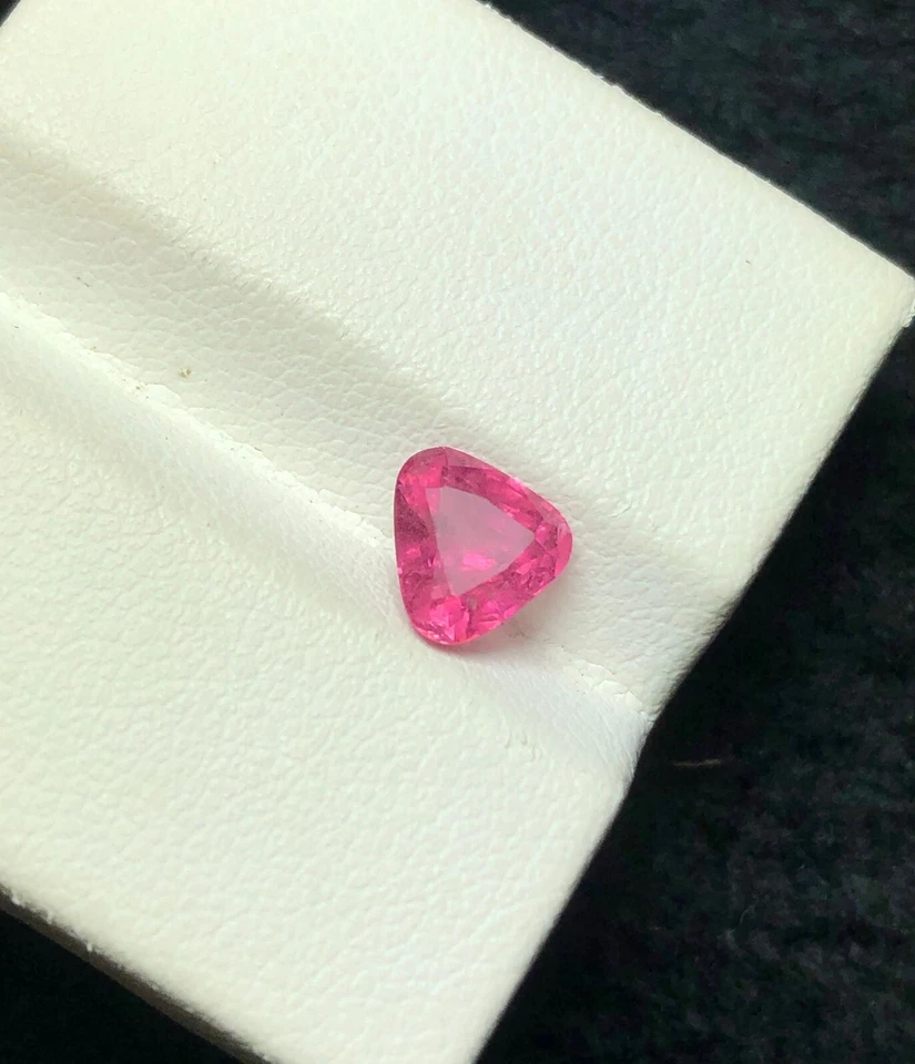 Turmalina luz rubí 1,10 quilates origen Afganistán Foto 4 de 4