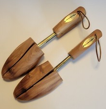 Brookstone Shoe Trees Size Medium Wood Adjustable Length Stretchers Shaper