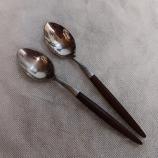 Pyramid Teaspoons 2 Stainless Steel Synthetic Wood Tone Handle 6.625"