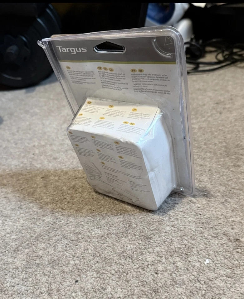 Targus 7-Port USB 2.0 Desktop Hub – Expand Your Connectivity - Image 3 of 4