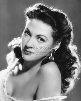 ACTRESS YVONNE DE CARLO - 8X10 PUBLICITY PHOTO (FB-045)