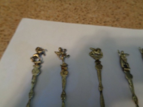 Vtg Roman or Greek Demitasse Spoon Gold Colored Handles EUC - Picture 4 of 5