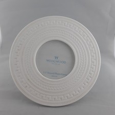 Wedgwood White Intaglio Pattern Round Picture Photo Frame White 3.5"