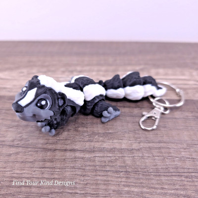 Mini Skunk 3D Printed Articulated Flexi Fidget Keychain Bag Charm Toy 4.5 Inch