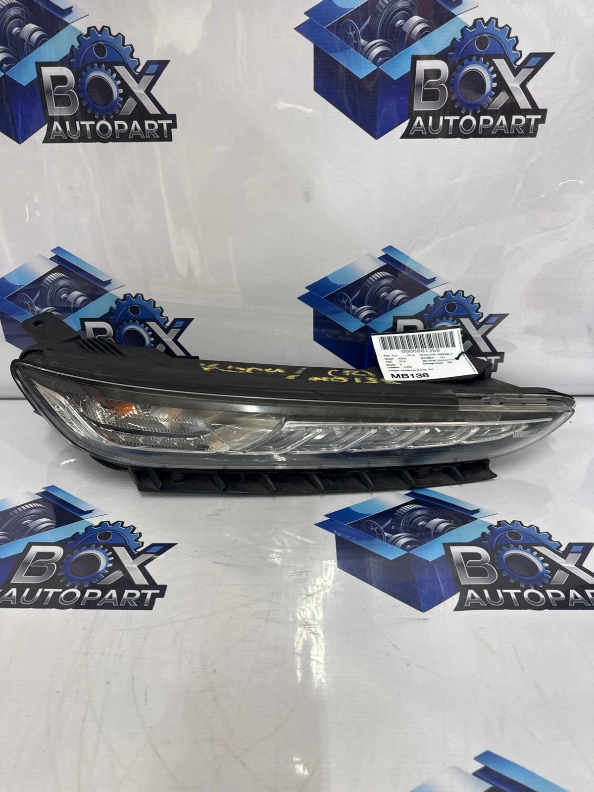 2018-2021 HYUNDAI KONA Headlight Head Lamp Right Passenger Side OEM