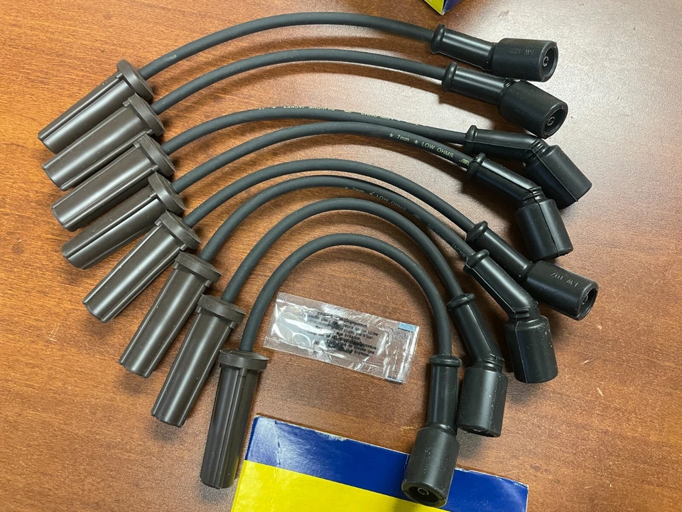 Silicone Spark Plug Wire Set for 2001-2006 Chevrolet Silverado 1500 4.8L/5.3L - Image 4 of 4