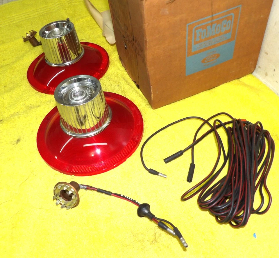 1964 Ford Custom 500 Sedan NOS REAR BACK UP TAIL LAMP LENS KIT - Image 4 of 4