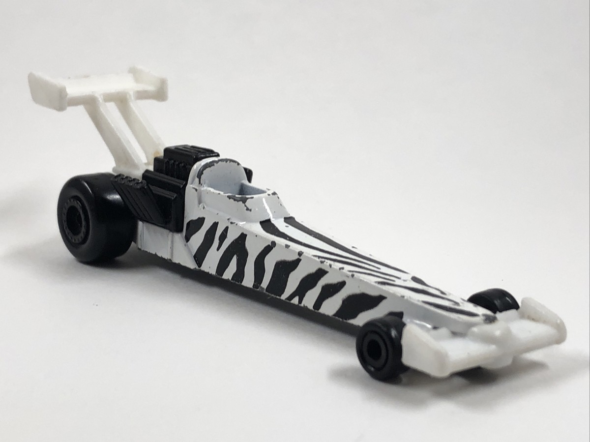 Hot Wheels ミニカー 白黒ストライプ Amazon.com: Hot Wheels HKD25 Fast and Furious - Toyota Supra