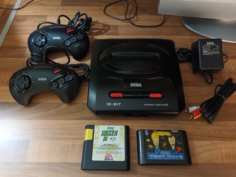Sega Mega Drive 2 Console with Leads, 2X controllers and power supply, See Pics
