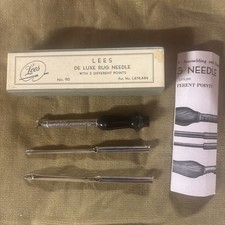 Lee's Rug Needle 90, Original Box, 2 needles , 1 Holder and instructions Vtg