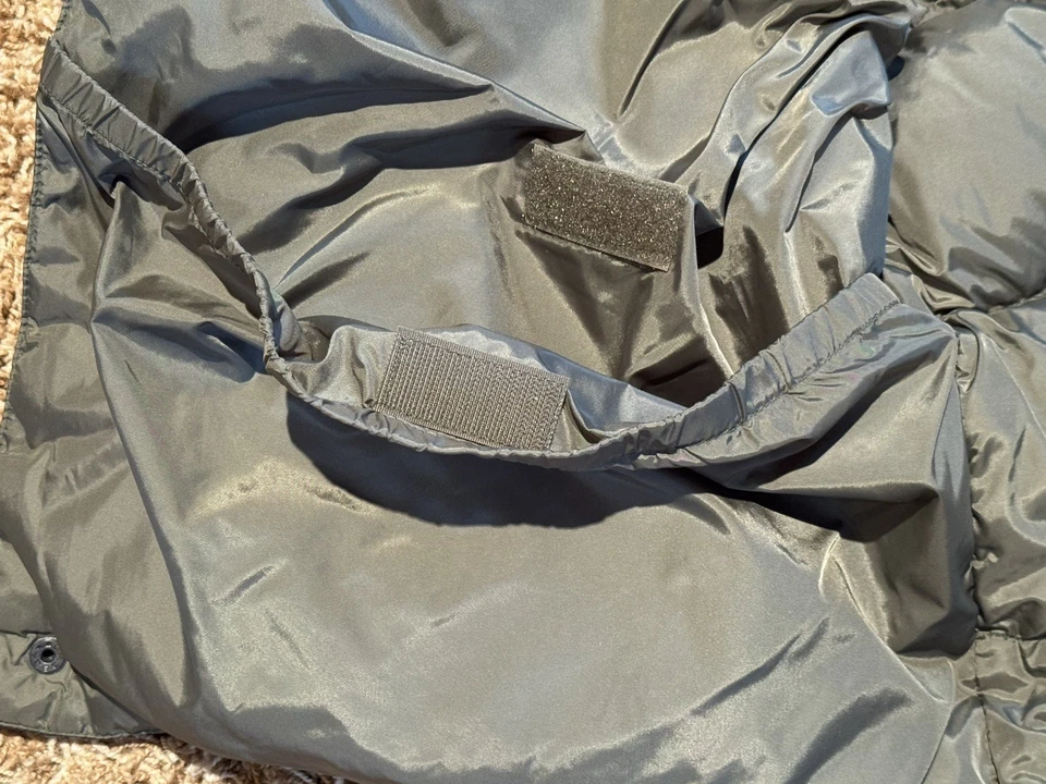 Men's Cabela's Outdoor Gear - Premier Northern Goosedown Green Vest - Size Large - Image 4 of 4