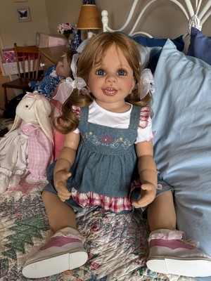 Masterpiece doll Biggy sitting doll