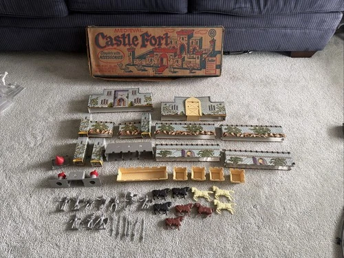 VINTAGE 4710 MARX TIN LITHO MEDIEVAL CASTLE FORT PLAYSET OB