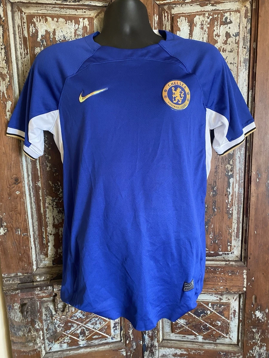 Preços baixos em Tamanho M Chelsea Clube Internacional de Camisas