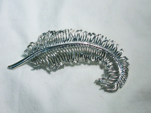 ...Vintage CORO...Large Silver Tone Plume/Feather Brooch...