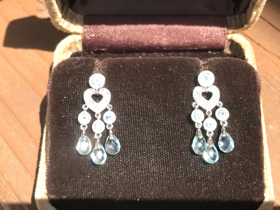 Pendientes araña vintage de topacio azul con corazón de diamantes de oro blanco de 18k Estate Foto 4 de 4