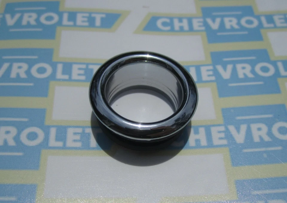 Manija de puerta de camioneta Chevrolet y GMC 1934-1938 virola y ojal Foto 3 de 4