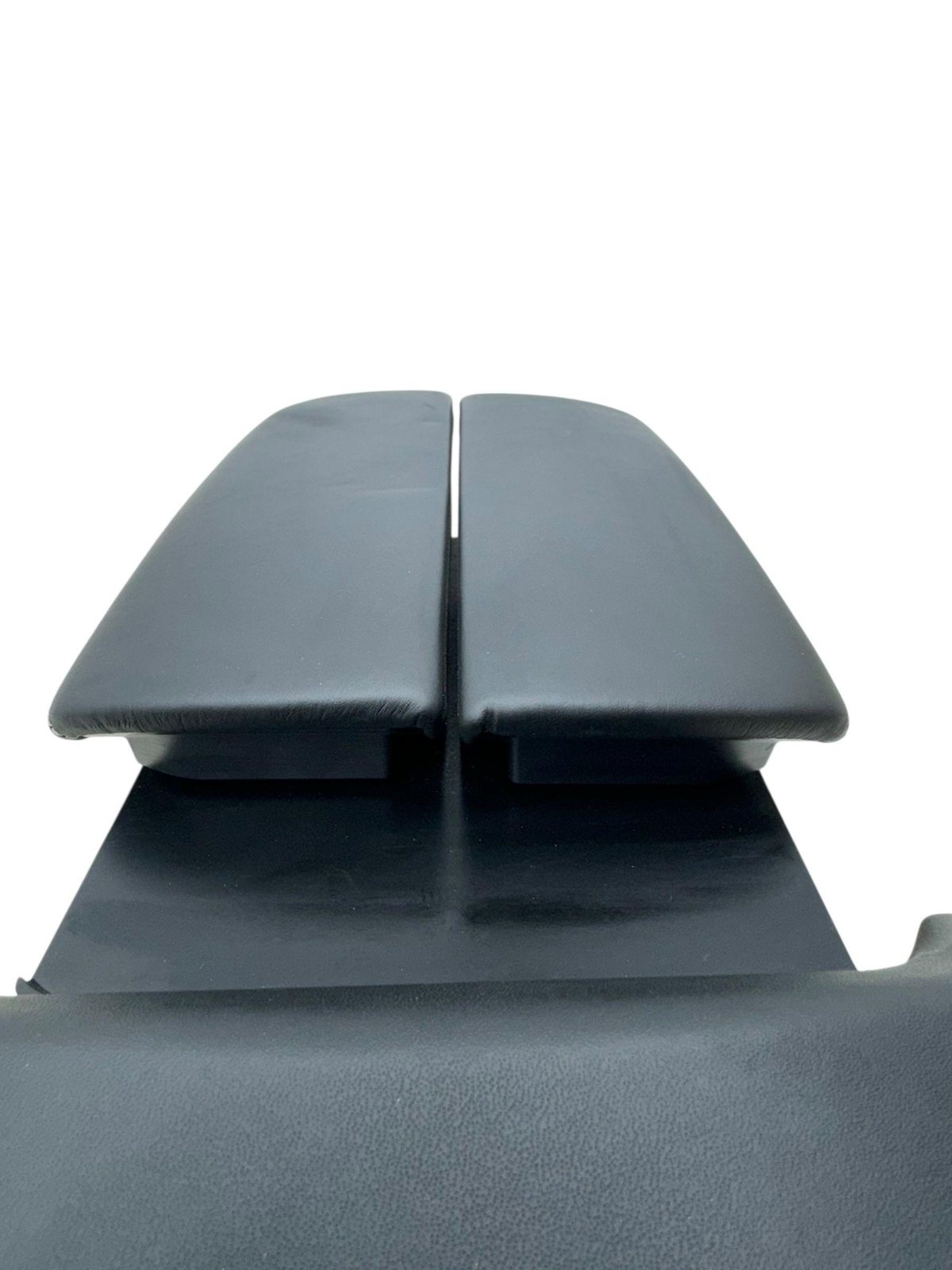 2016-2020 BENTLEY BENTAYGA FRONT CENTER CONSOLE ARM REST LID |BELUGA (BB) *NOTE*