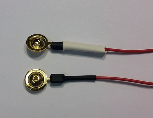 EEG Gold Cup Electrodes 18 Inch Wire with 1.5in DIN Plug Assorted Colors 20-pack - Picture 3 of 3