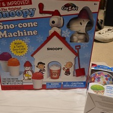 Cra-Z-Art Snoopy Sno-cone Machine with Snow Cone Cups Straws