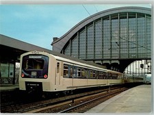 38206431 - 2000 Hamburg Elektrischer Triebwagenzug ET 472 im Bahnhof Dammtor