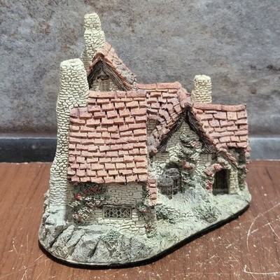 David Winter Green Dragon Pub Miniature Cottage Figurine 1983